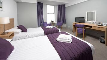 Individuell dekoriert, individuell eingerichtet, Schreibtisch