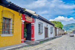 Fachada de la propiedad