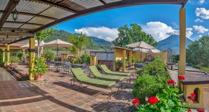 Terrace/patio - Las Camelias Inn (Antigua Guatemala)