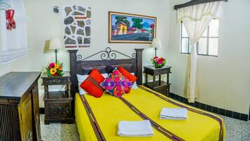 Nệm Tempur-Pedic, minibar, két bảo mật tại phòng, trang trí khác biệt