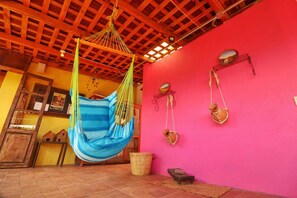 케이블 채널 시청이 가능한 40인치 평면 TV, TV