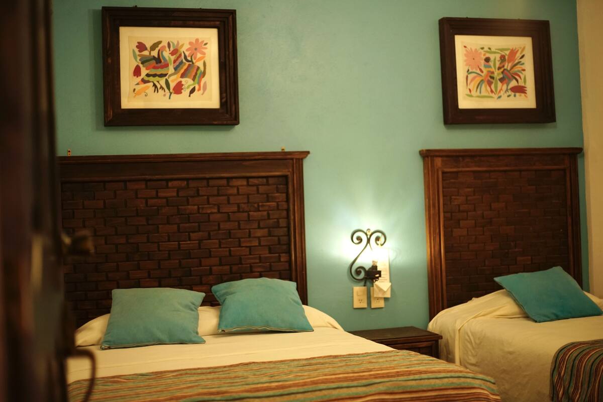 Standard Room, 1 Bedroom, Ensuite | Iron/ironing board, WiFi (free), individually decorated