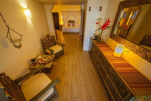 Superior Room, 1 Katil Raja (King), Ocean View, Sea Facing | Peralatan tempat tidur premium, bar mini, peti besi dalam bilik, meja