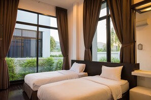 Familienvilla | 3 Schlafzimmer, individuell eingerichtet, Schreibtisch