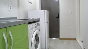 Room, Kitchenette | Private kitchen - Good Morning Vil Residenece Inn (Gumi)