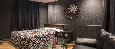 Kamar Double Standar, Boleh Merokok (Love Hotel)