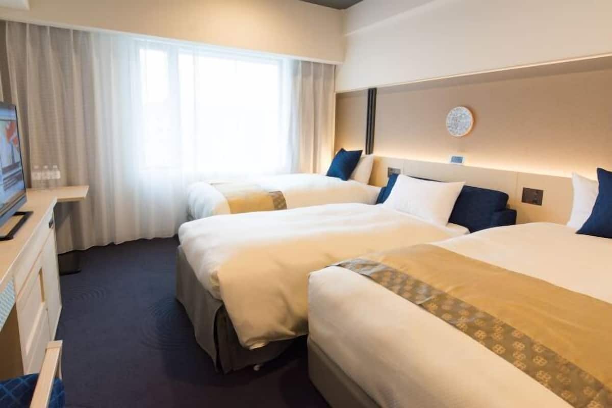 1 bedroom, down duvets, in-room safe, desk