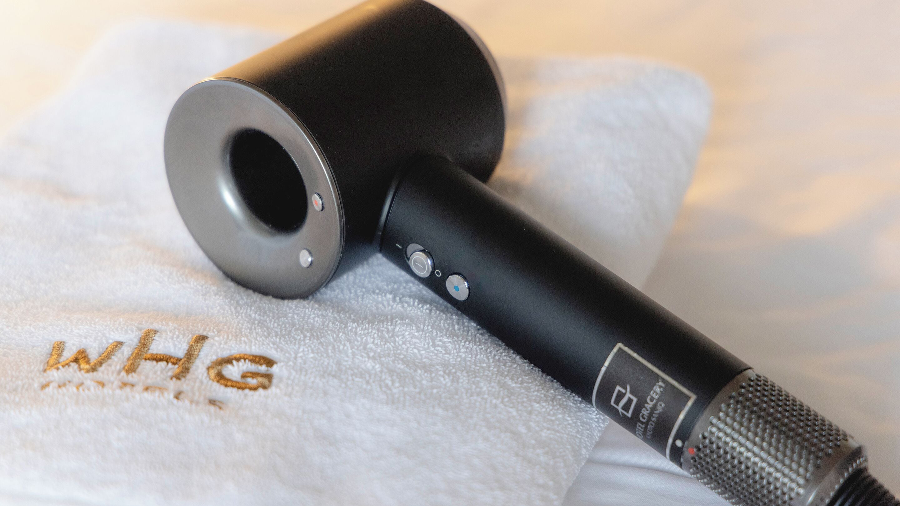 premium twin room | 1 bedroom, down duvets, in-room safe, desk