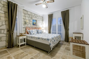 Standard Suite | Minibar, in-room safe, desk, soundproofing - Fora Konak Alacati (Cesme)