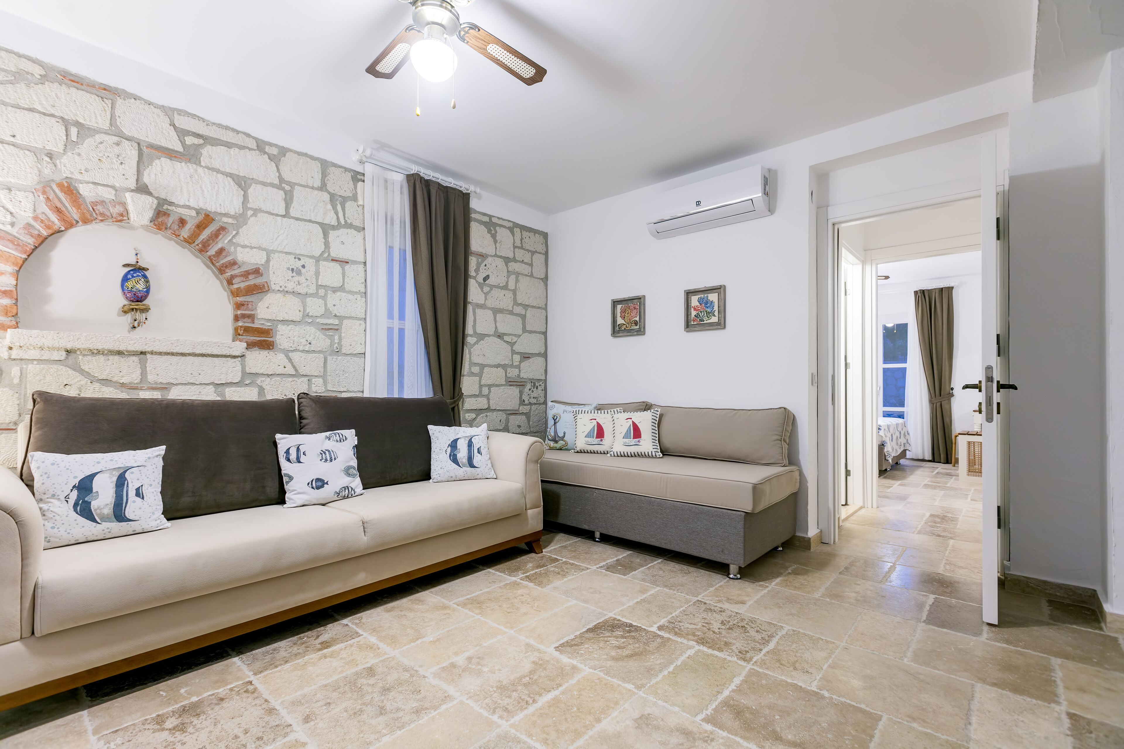 standard suite | minibar, in-room safe, desk, soundproofing