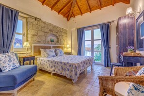 Superior Double Room | Minibar, in-room safe, desk, soundproofing - Fora Konak Alacati (Cesme)