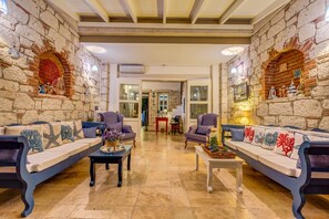 Lobby sitting area - Fora Konak Alacati (Cesme)