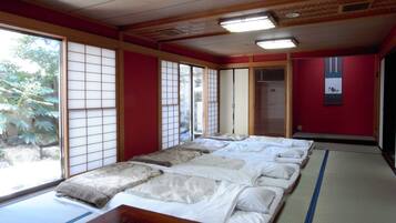 Japanese-Style Deluxe Room with Shared Bathroom | Desk, iron/ironing board (on request), WiFi (free)