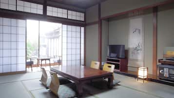 高級客房, 私人浴室 | 獨特設計、獨特裝修、書桌、熨斗/熨衫板