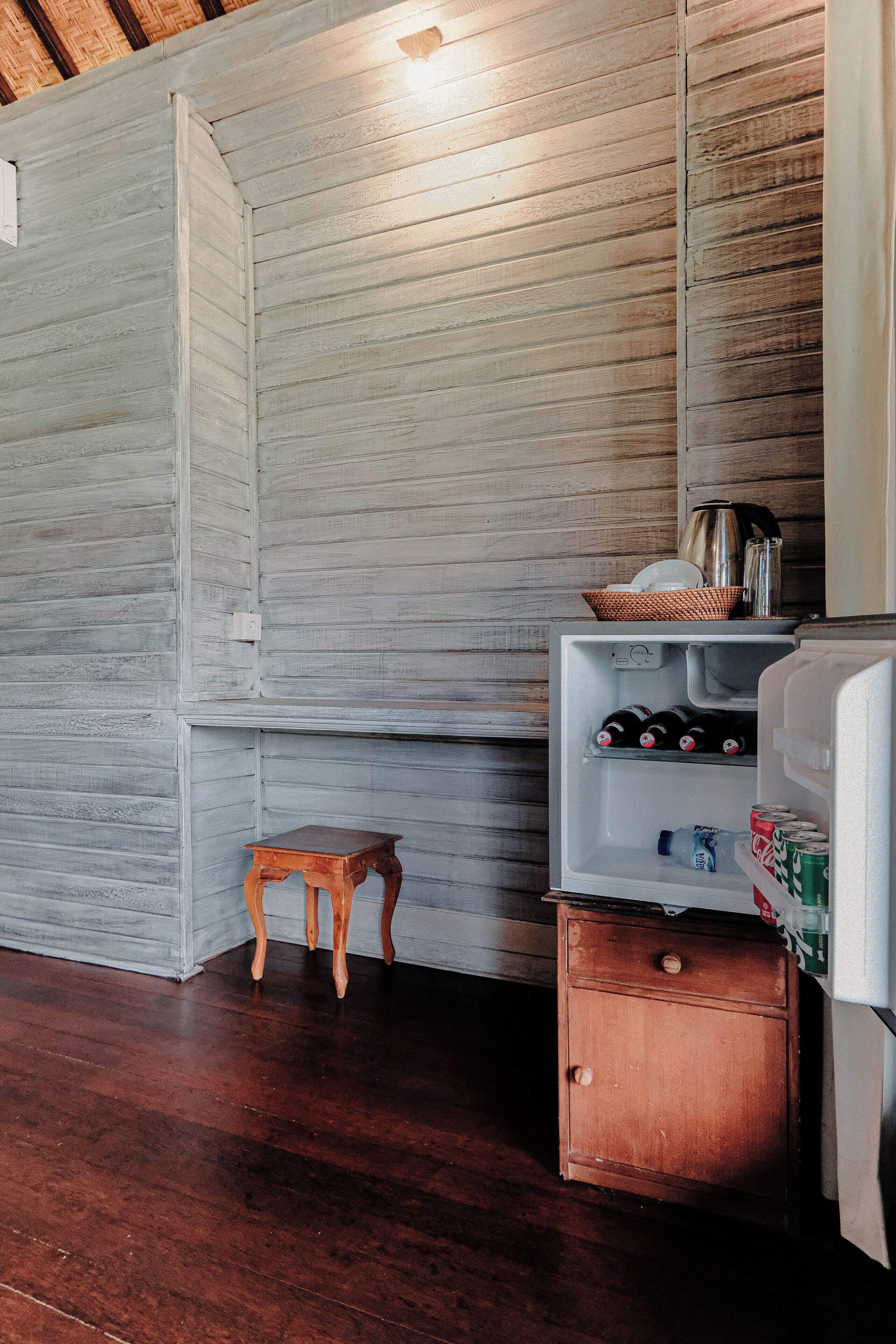 deluxe double room | minibar