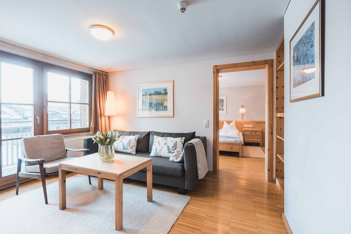 Deluxe Suite | Living area | Flat-screen TV