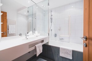Superior Double Room, Balcony - Felbermayer Hotel & AlpineSpa - Montafon (Gaschurn)