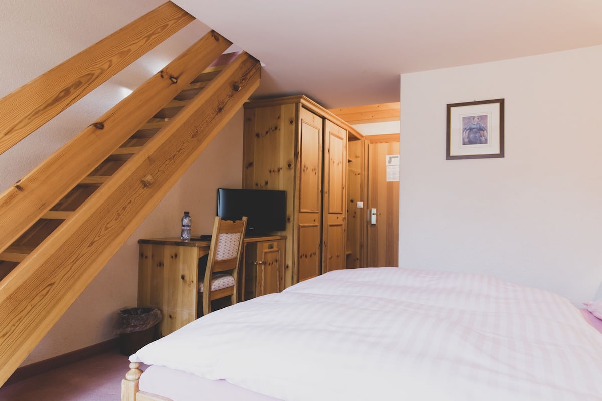 quadruple room | in-room safe, desk, free cots/infant beds, free wifi