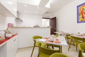 Desayuno buffet incluido todos los días