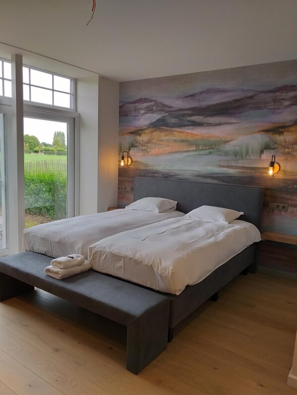 Hochwertige Bettwaren, Minibar, Zimmersafe, Schreibtisch