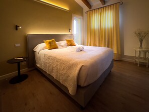 Habitación clásica doble | Escritorio, sistema de insonorización, cunas (de pago) y wifi gratis