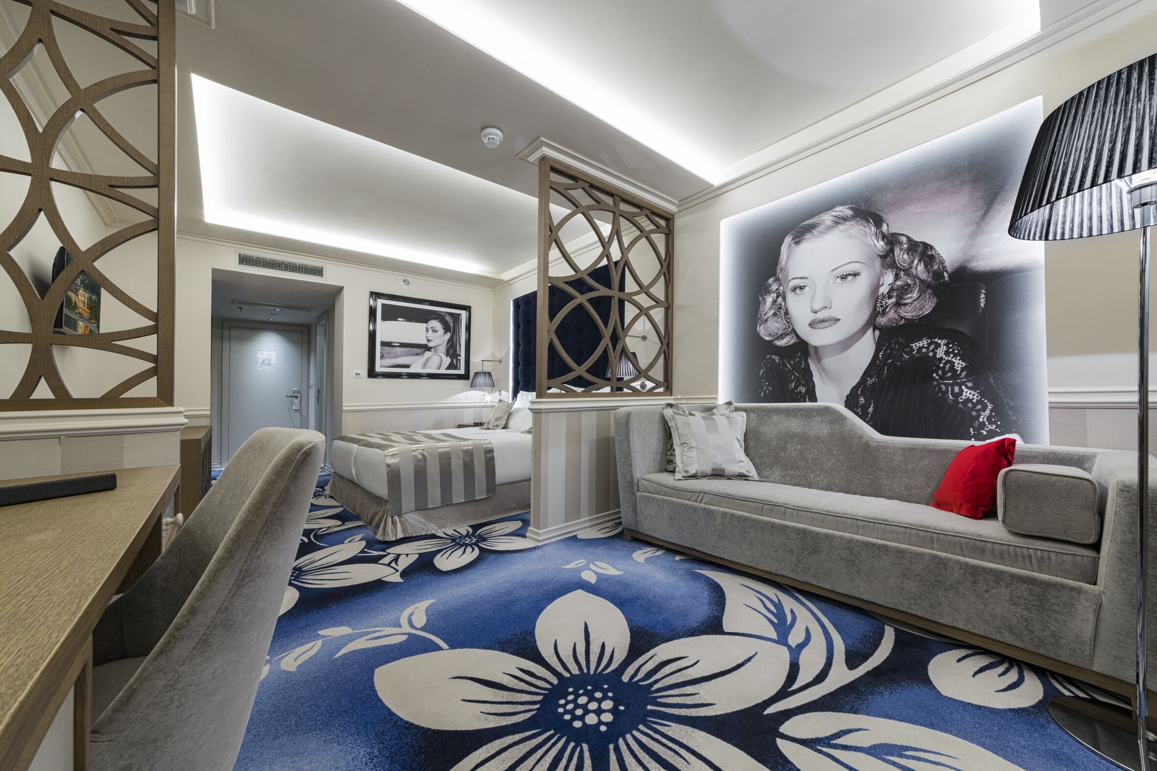 comfort double room, park view | 1 bedroom, minibar, in-room safe, desk