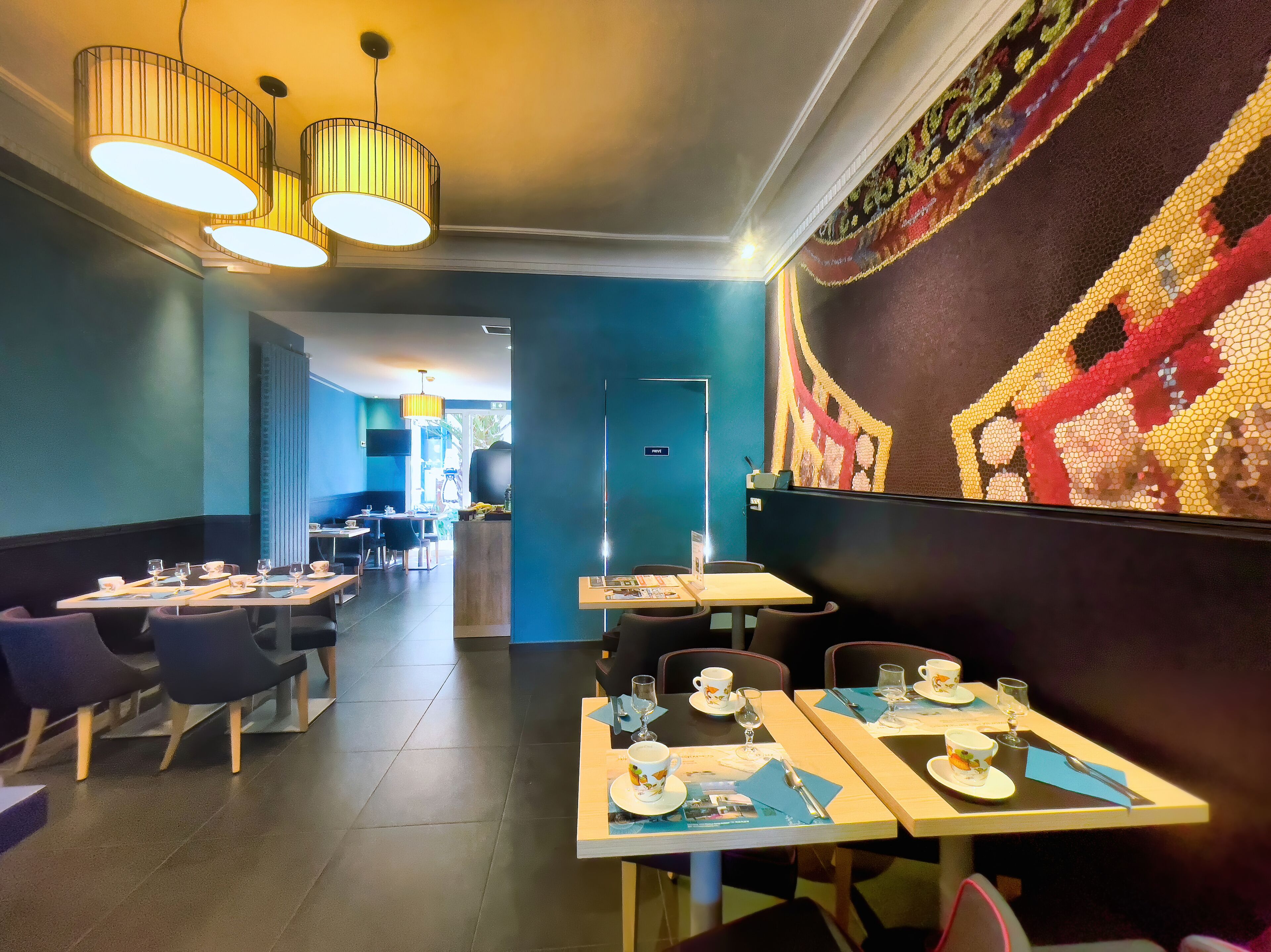 daily continental breakfast (eur 12 per person)