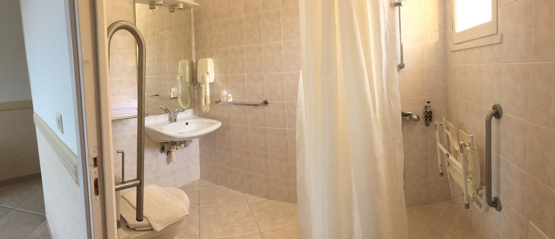 superior room, valley view | bathroom | free toiletries, hair dryer, towels
