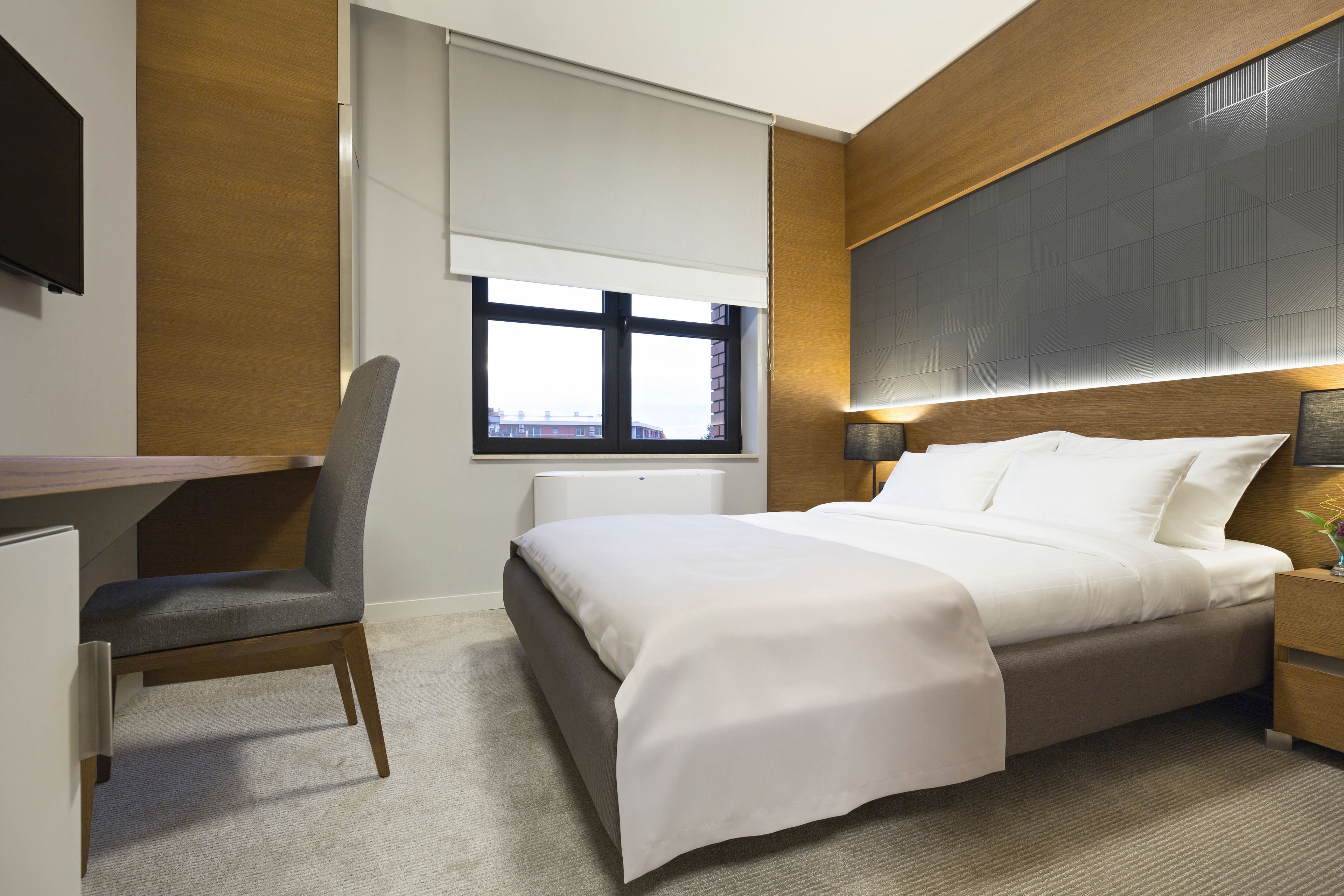 junior suite, 1 bedroom | minibar, in-room safe, desk, soundproofing