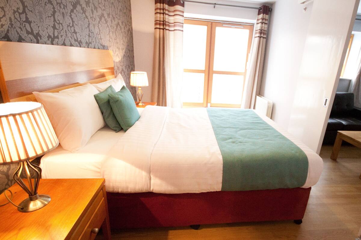 1 chambre, fer et planche à repasser, Wi-Fi gratuit