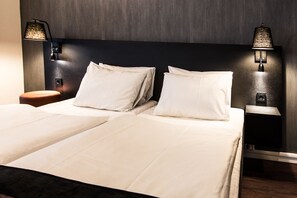 Standard-Doppelzimmer | Verdunkelungsvorhänge, kostenloses WLAN, Bettwäsche