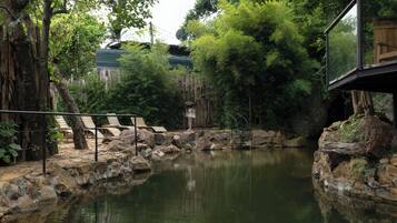 Piscine couverte, piscine extérieure