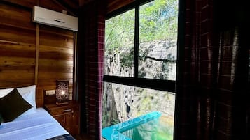 Hồ bơi trong nhà, hồ bơi ngoài trời, ghế dài tắm nắng