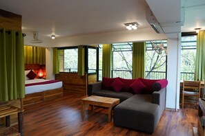 1 bedroom, premium bedding, down duvets, free minibar items