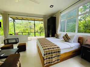 Mountain View Upper Suite | Premium bedding, down comforters, free minibar items, in-room safe - The Glenrock (Ihalagalagama)