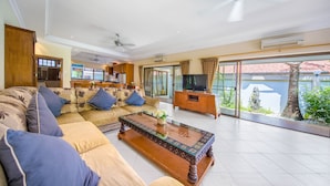 Deluxe Villa, 4 Bedrooms, Poolside