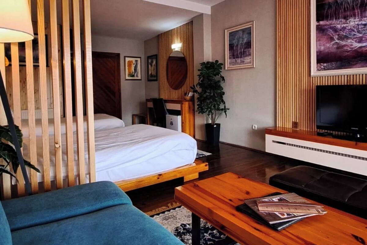 deluxe double or twin room, pool view | 1 bedroom, minibar, in-room safe, free wifi