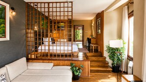 Suite – junior | Minibar, safe på rommet, wi-fi (inkludert) og sengetøy