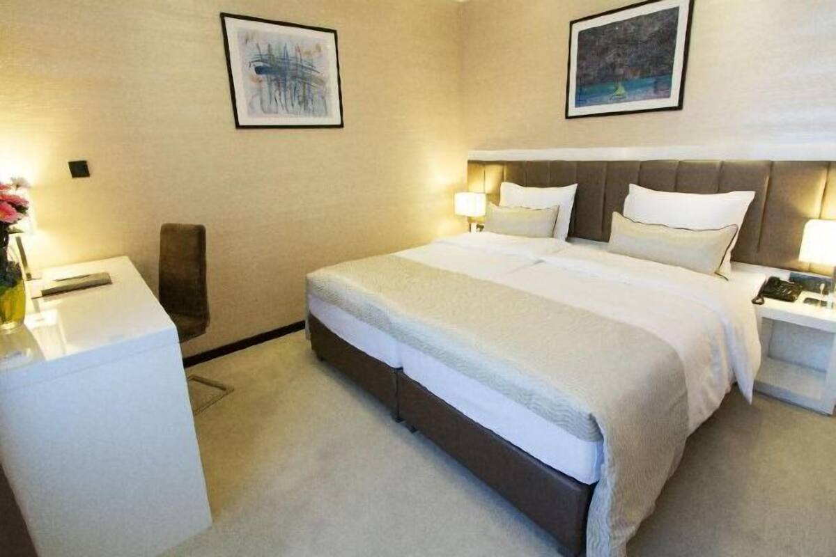 Sábanas de algodón egipcio, ropa de cama de alta calidad y minibar