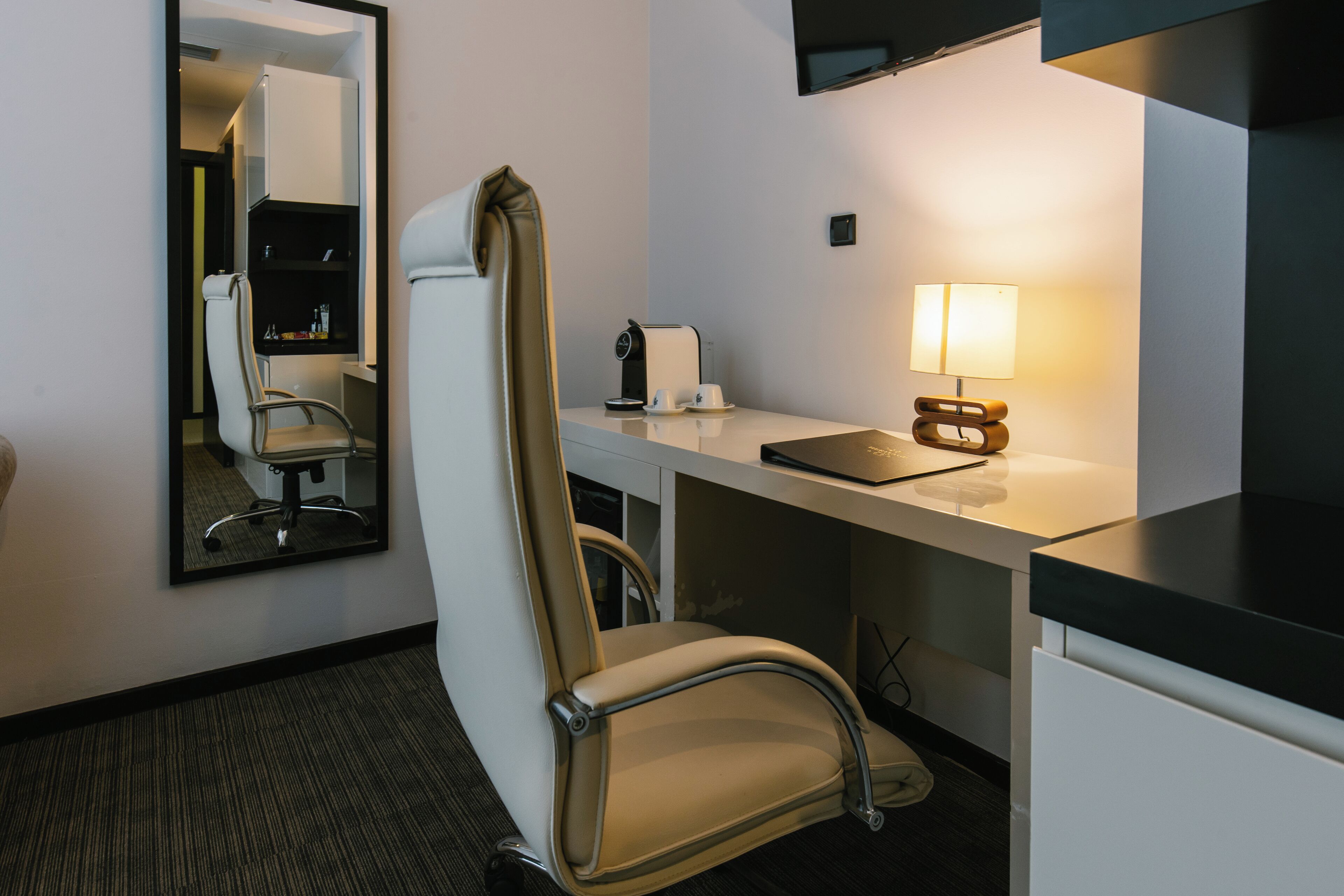 classic single room, park view | room amenity