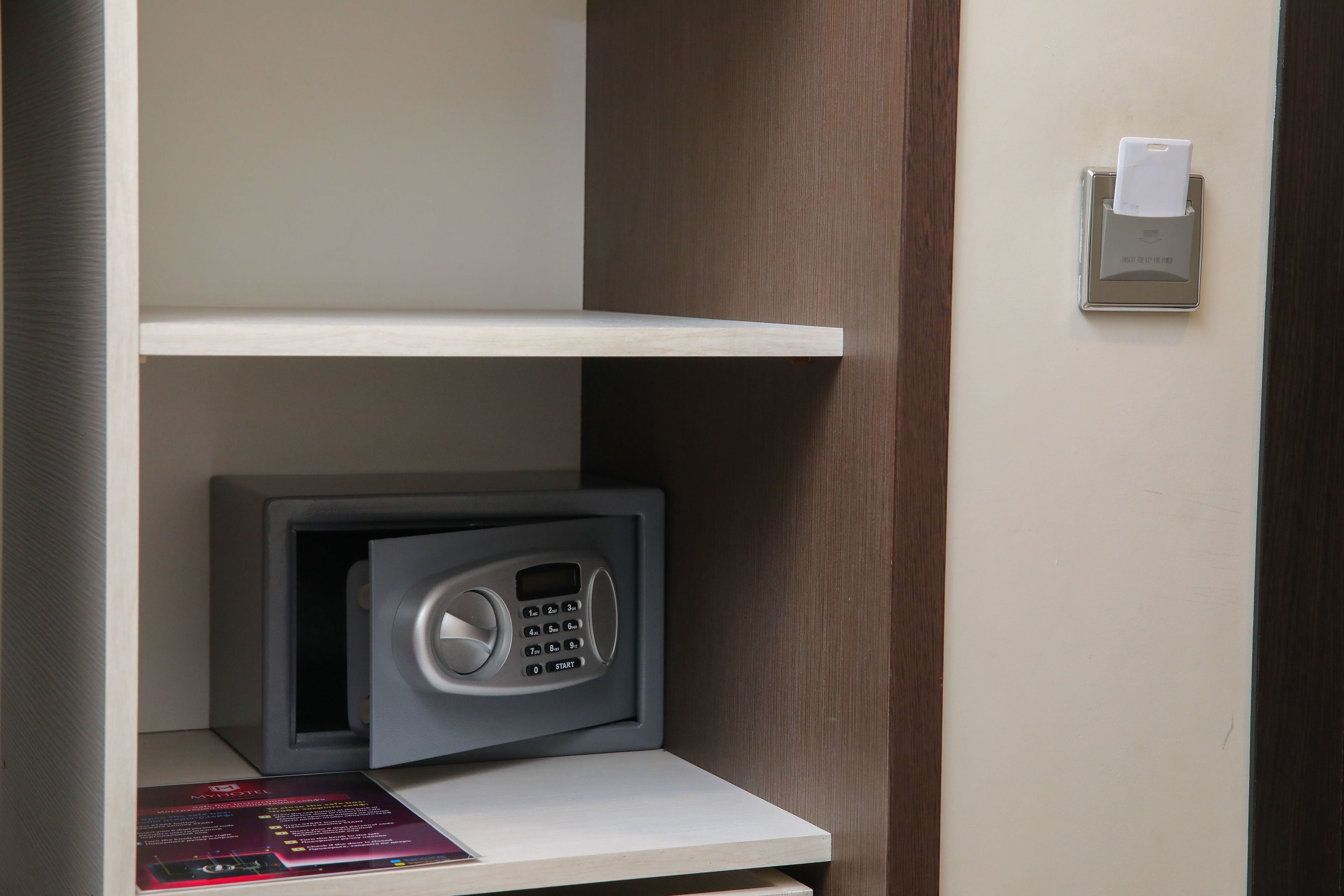 deluxe double or twin room | room amenity