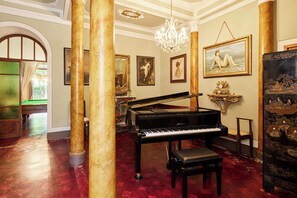 Apartment, 1 Bedroom | Living area