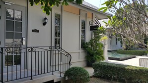 Sala Villas | 1 bedroom, minibar, in-room safe, desk - Sala Villas (Pattaya)