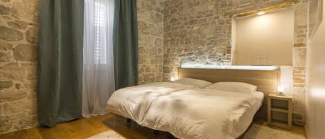 Double or Twin Room | Desk, iron/ironing board, free WiFi