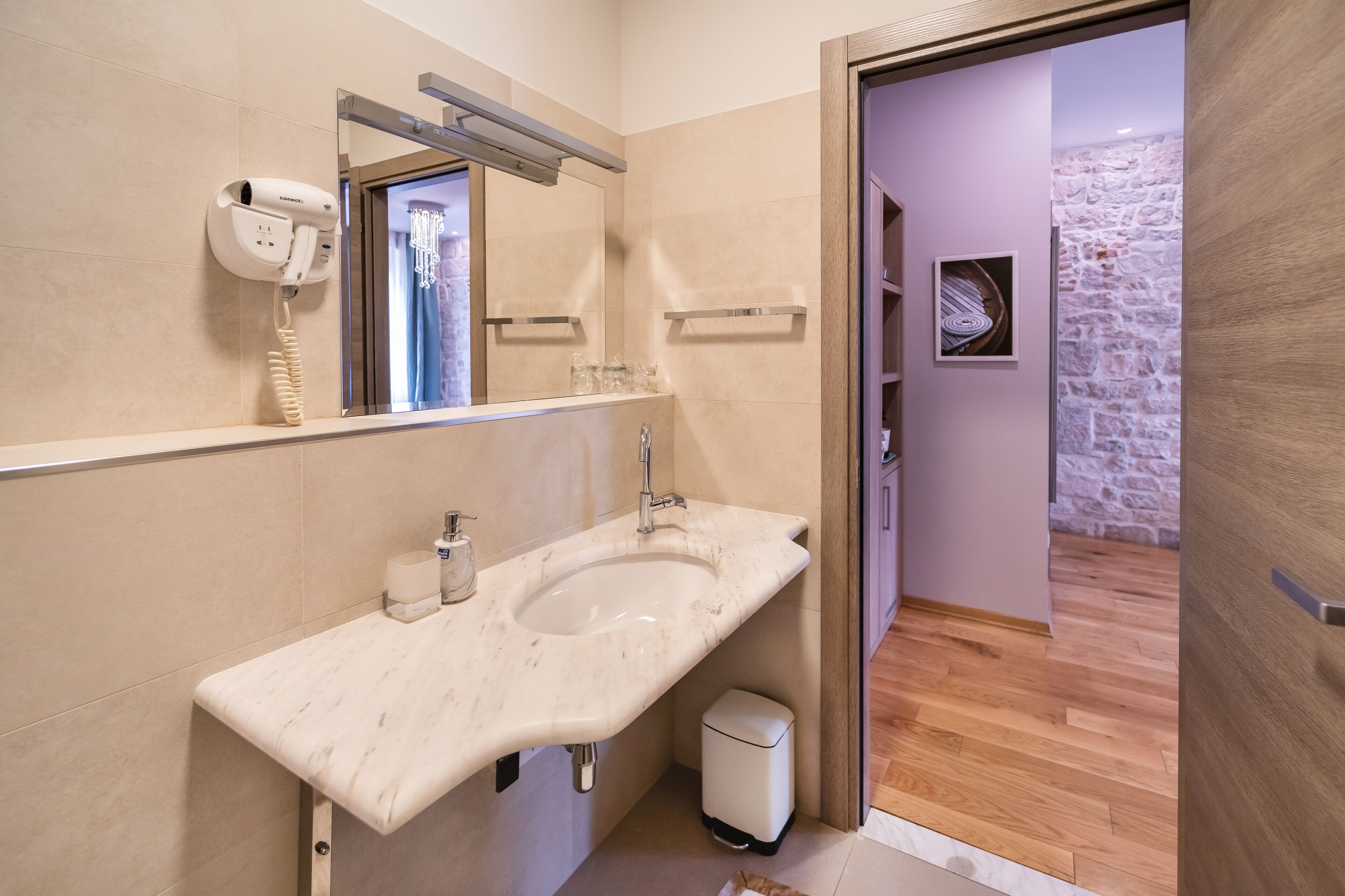 Foto - Tifani Luxury Rooms 2