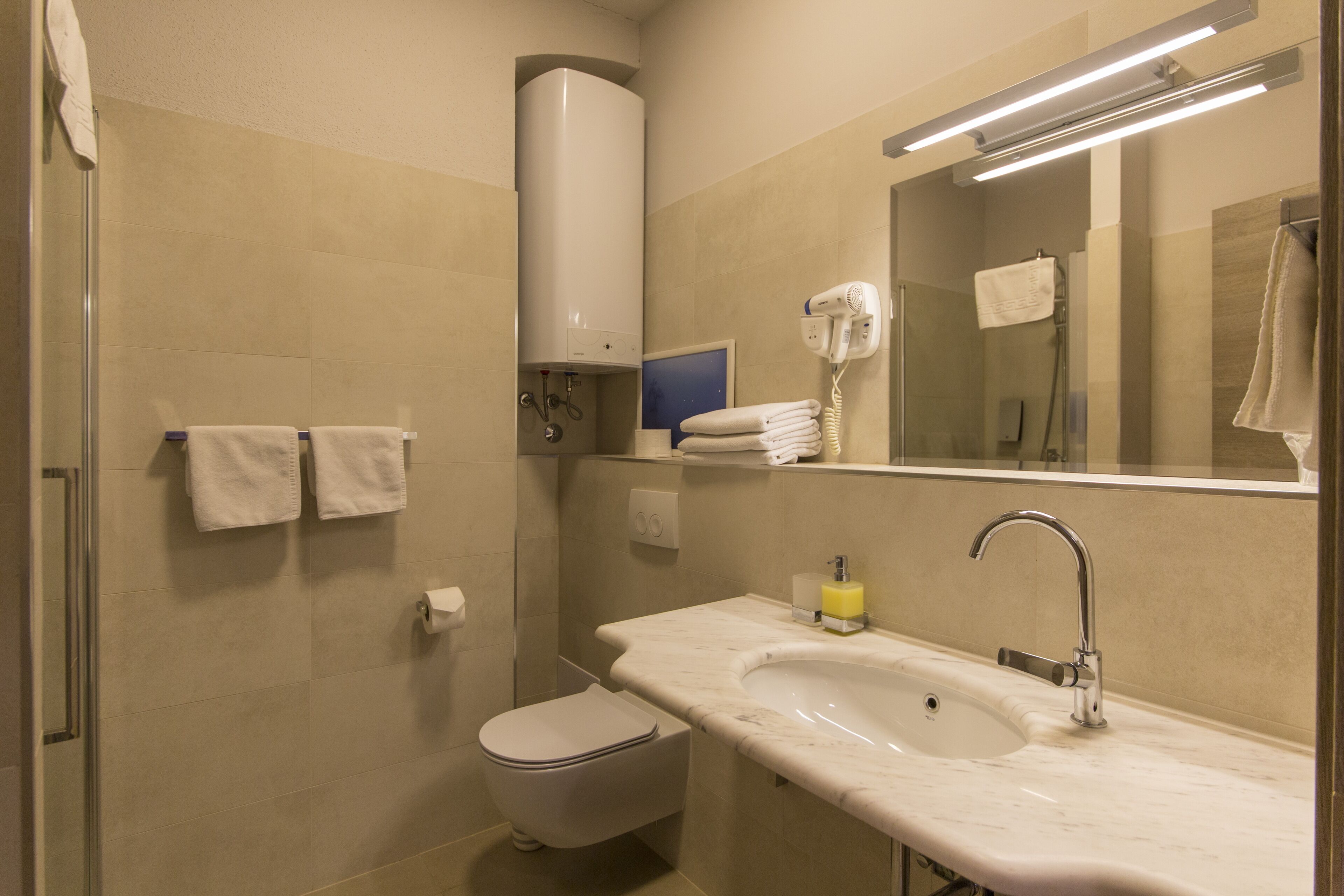 Foto - Tifani Luxury Rooms 2