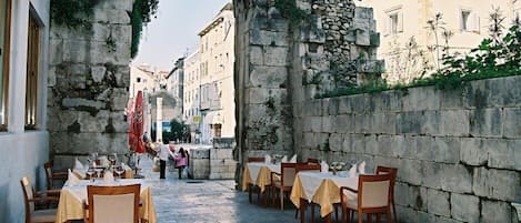 Free daily breakfast