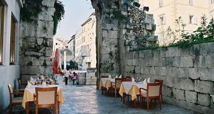 Tifani Luxury Rooms 2