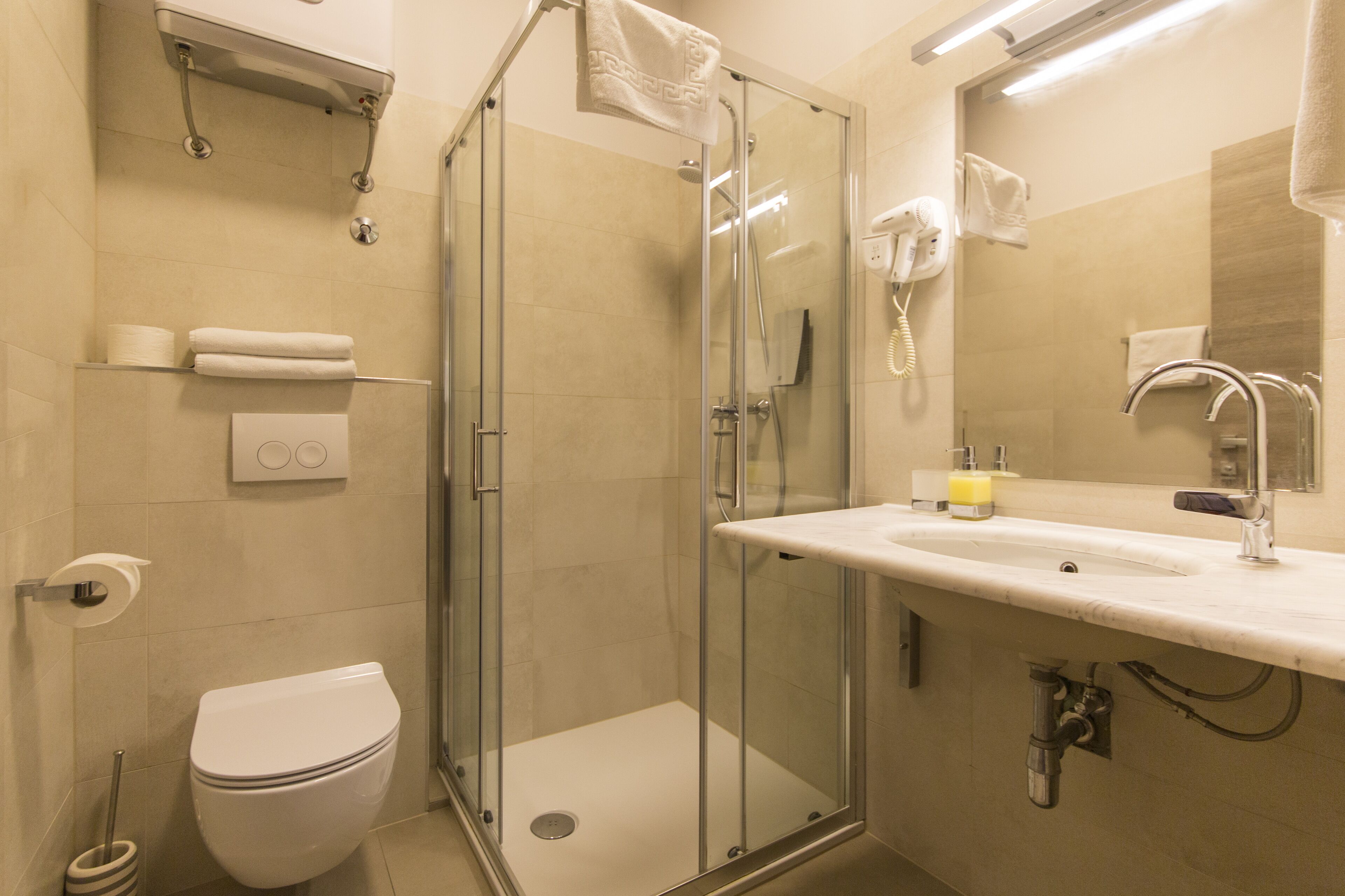Foto - Tifani Luxury Rooms 2