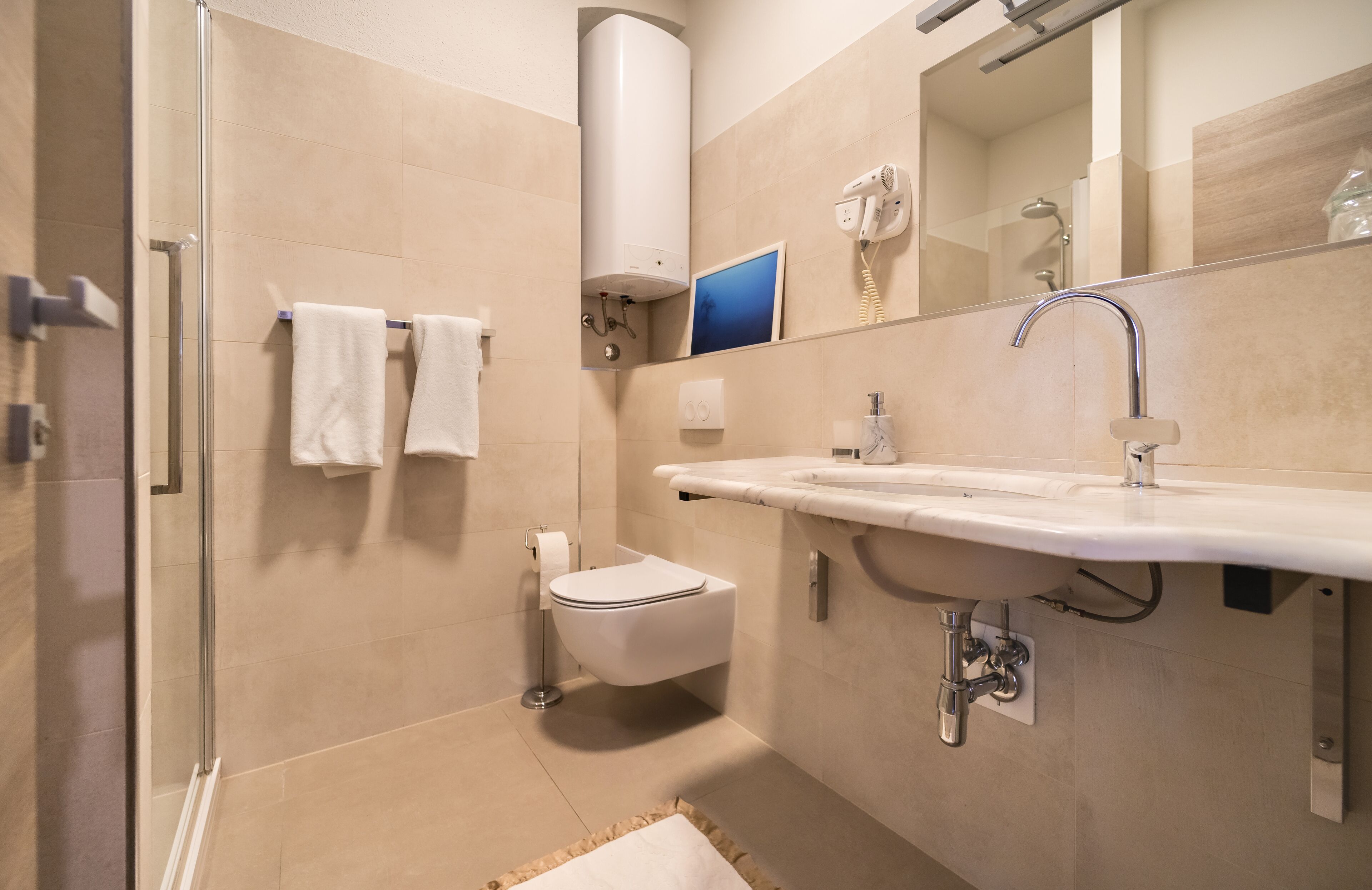 Foto - Tifani Luxury Rooms 2